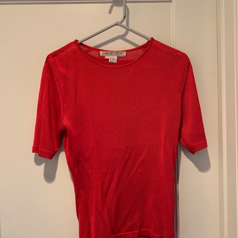 Red silk short sleeved T-shirt Small